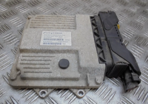 Centralina do motor Fiat ( 51806498 )